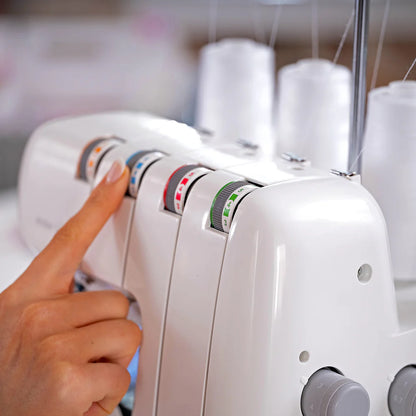HUSQVARNA® VIKING® AMBER™ S | 100 Overlock Machine