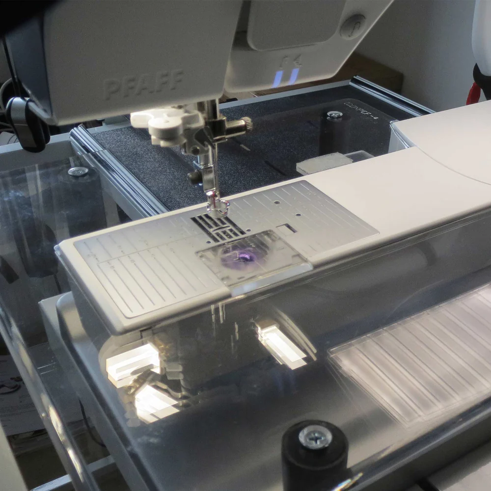 PFAFF® creative icon™ and performance icon™ Ruler Base